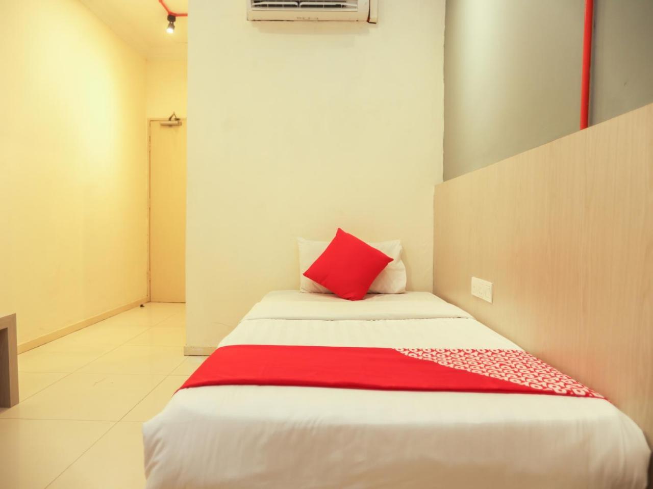 Oyo 727 Hotel Rafflesia Kota Kinabalu Exterior photo