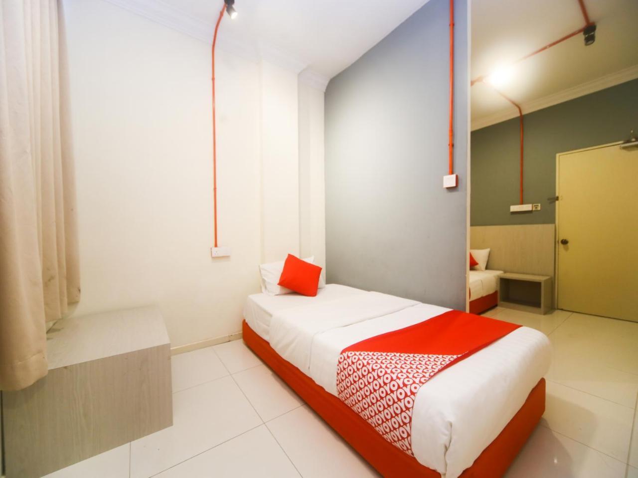Oyo 727 Hotel Rafflesia Kota Kinabalu Exterior photo