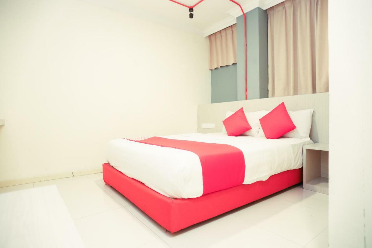 Oyo 727 Hotel Rafflesia Kota Kinabalu Exterior photo